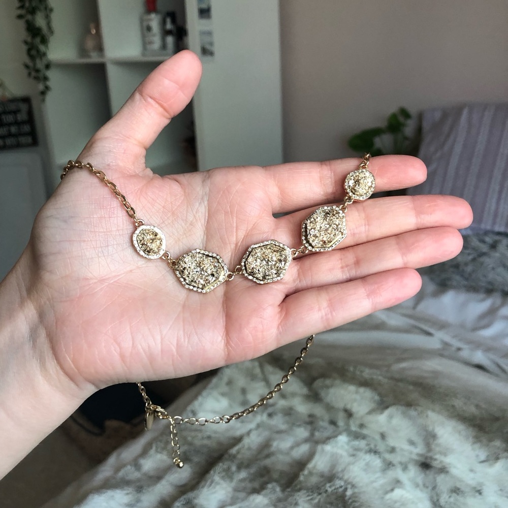 NWOT GOLD JAGGED STONE SPARKLY NECKLACE